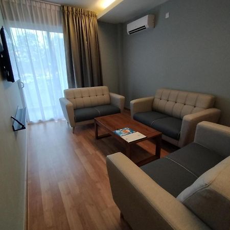 Telanai16 Lodge Бандар Сери Бегаван Екстериор снимка
